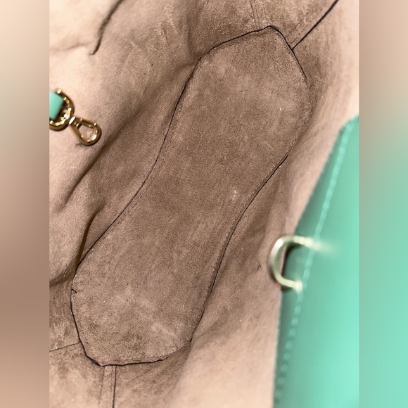 DIVORCE CLEARANCE-TAKING OFFERS MK Blakely Leather Satchel - Picture 9 of 17